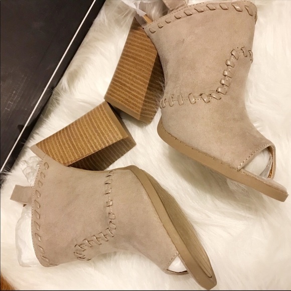 Chunky heel sandals - Picture 3 of 4